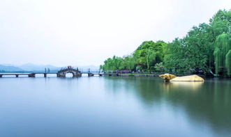 揭秘中国五大美丽湖泊，领略湖光山色的壮丽风光