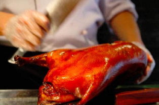 探秘北京烤鸭：传统制作工艺与美食的完美结合